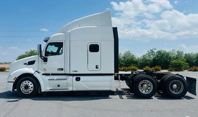2019 Peterbilt 579 - image 9
