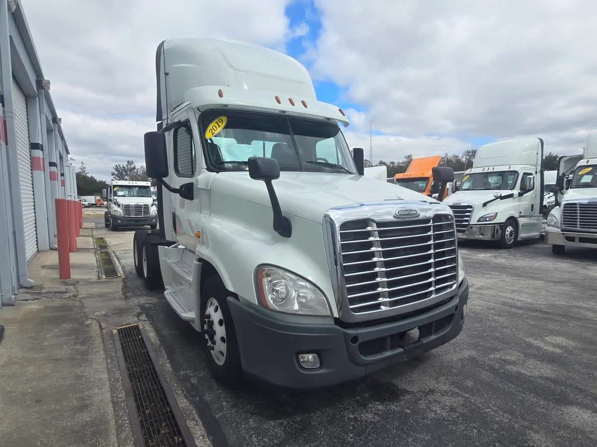 2019 Freightliner Cascadia in Tampa, FL