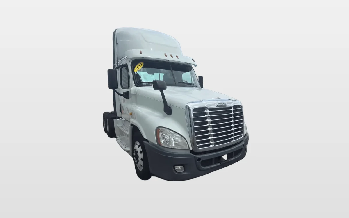 2019 Freightliner - image 1