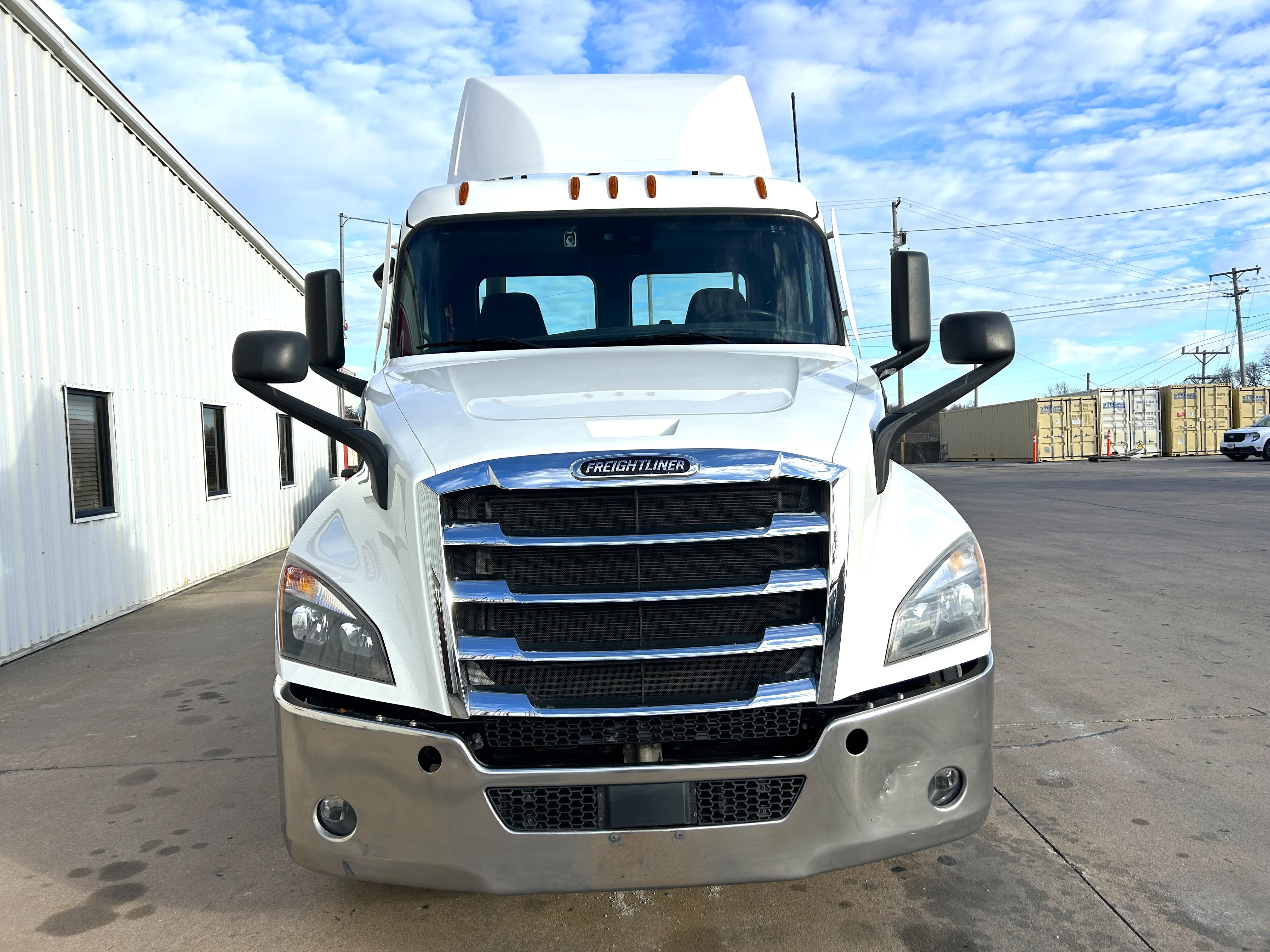 2021 Freightliner Cascadia - image 2