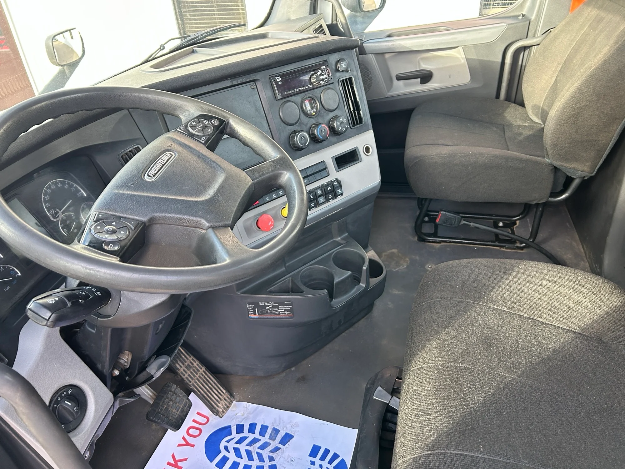 2021 Freightliner Cascadia - image 8