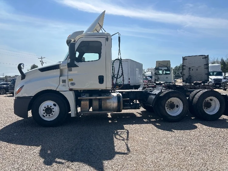 2019 Freightliner Cascadia in Belden, MS — photo 4