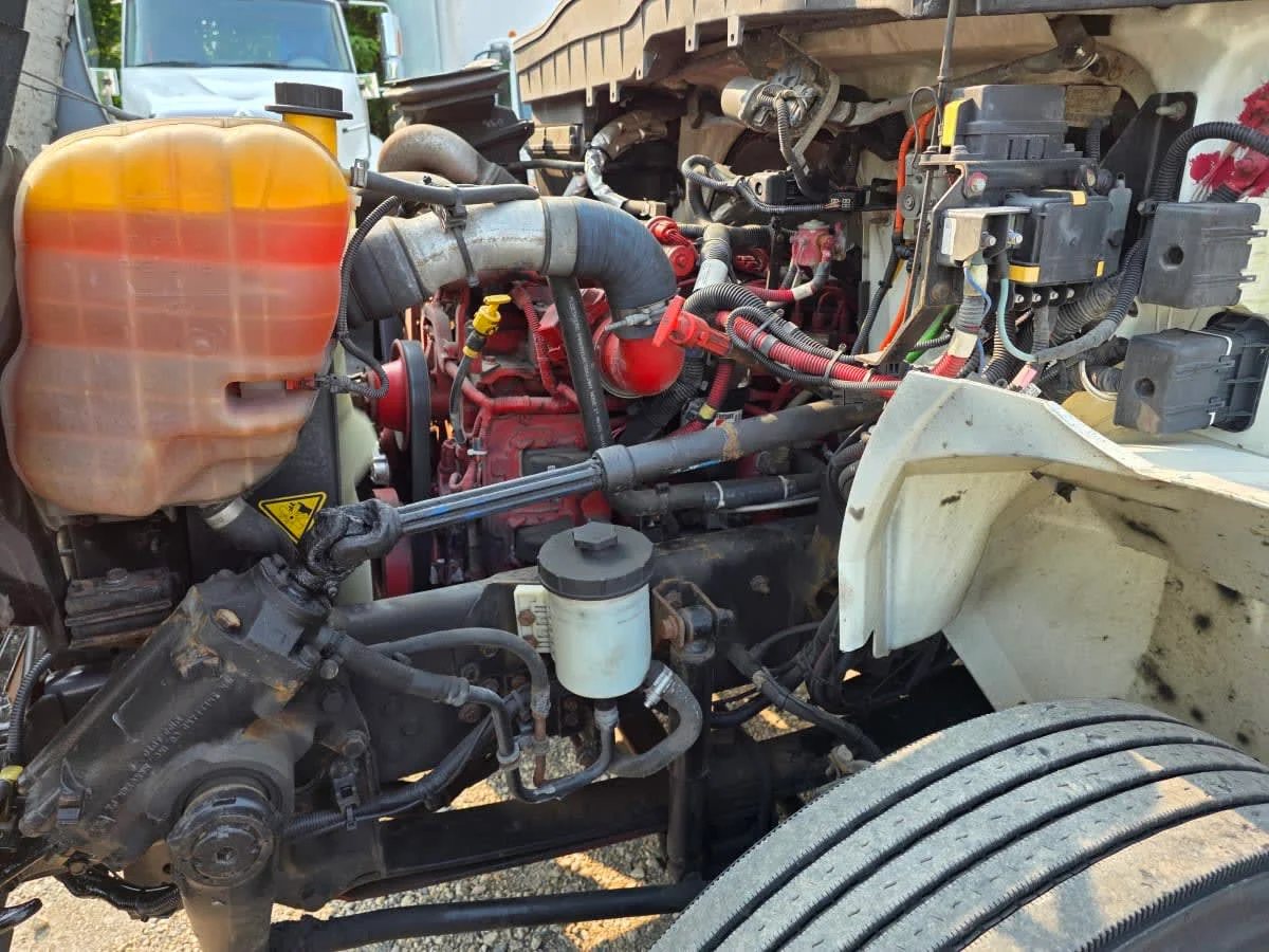 2019 International 4300 - image 10