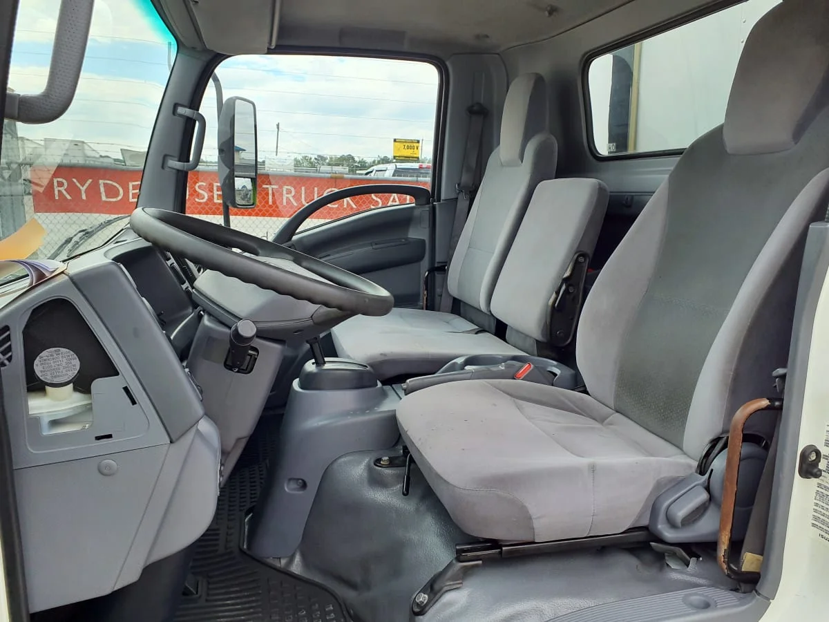 2018 Isuzu NPR - image 8