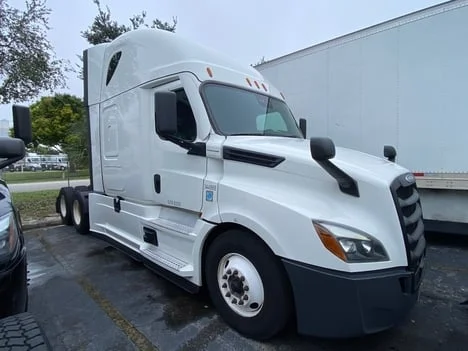 2021 Freightliner Cascadia - image 7