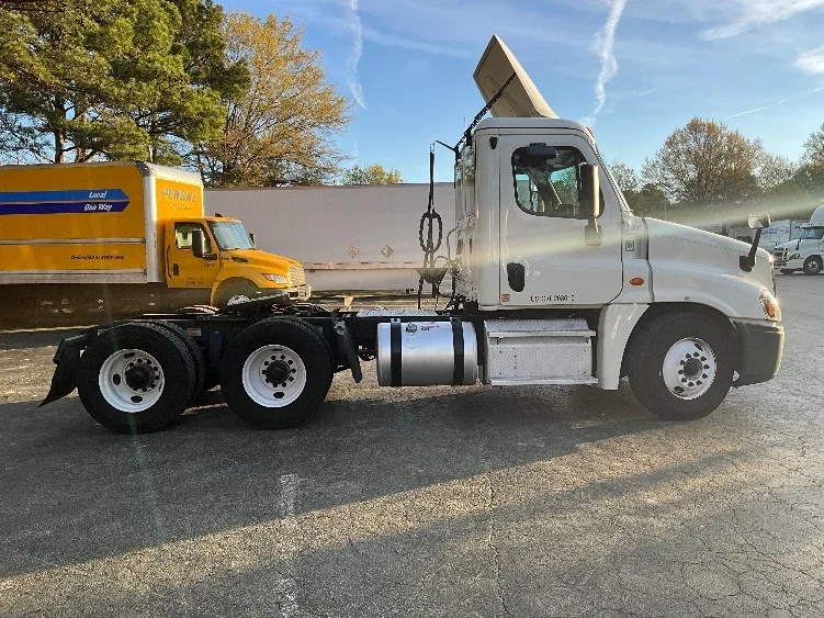 2019 Freightliner Cascadia in Mebane, NC — photo 8