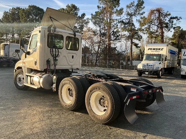 2019 Freightliner Cascadia in Mebane, NC — photo 5