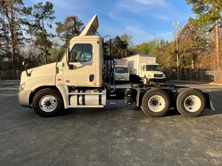 2019 Freightliner Cascadia in Mebane, NC — photo 4