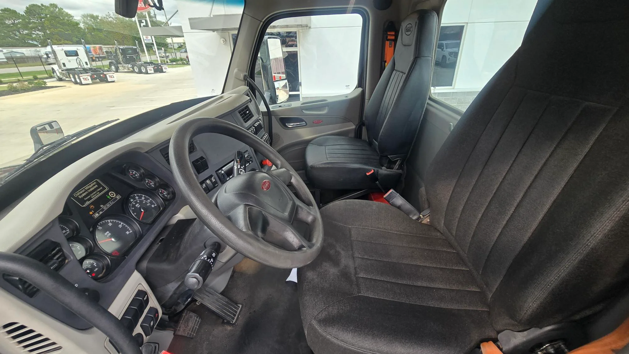 2021 Peterbilt 579 in Joplin, MO — photo 9