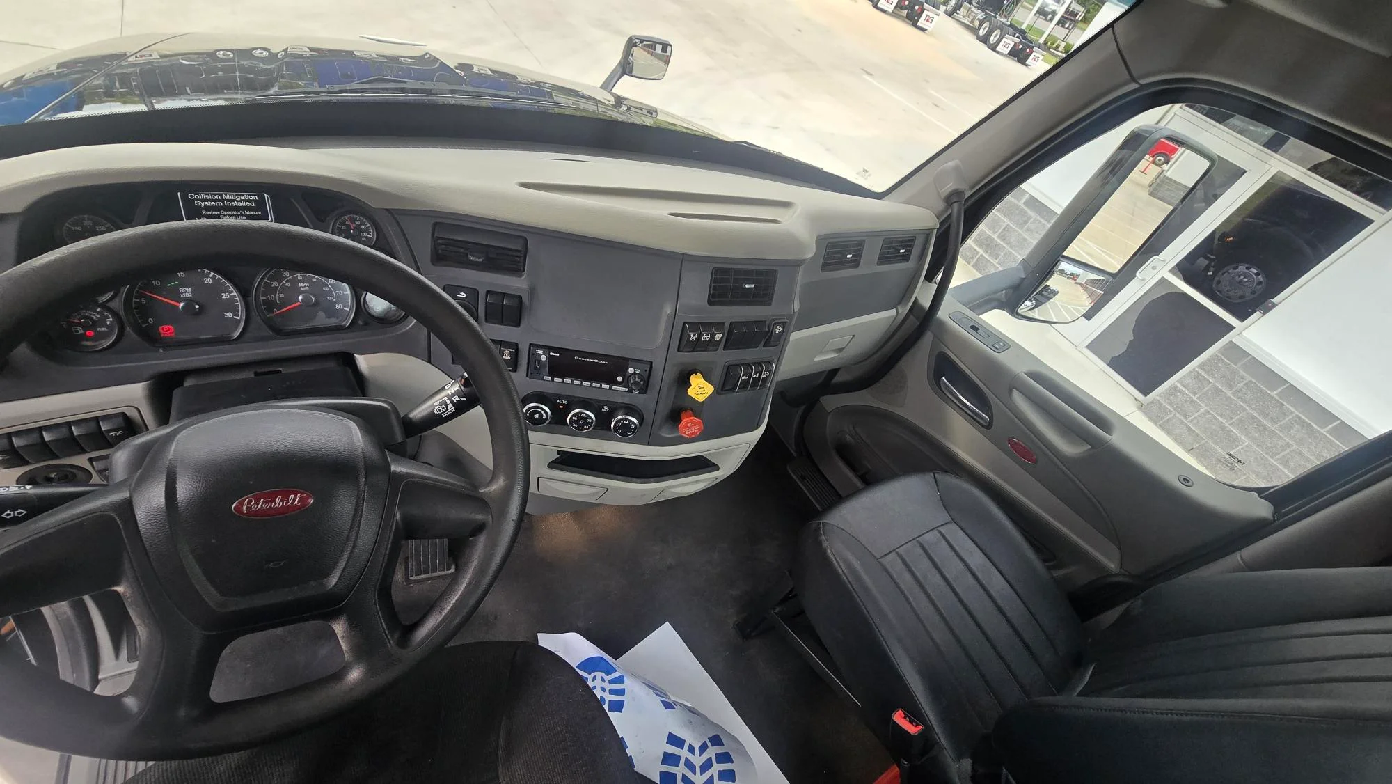 2021 Peterbilt 579 in Joplin, MO — photo 10