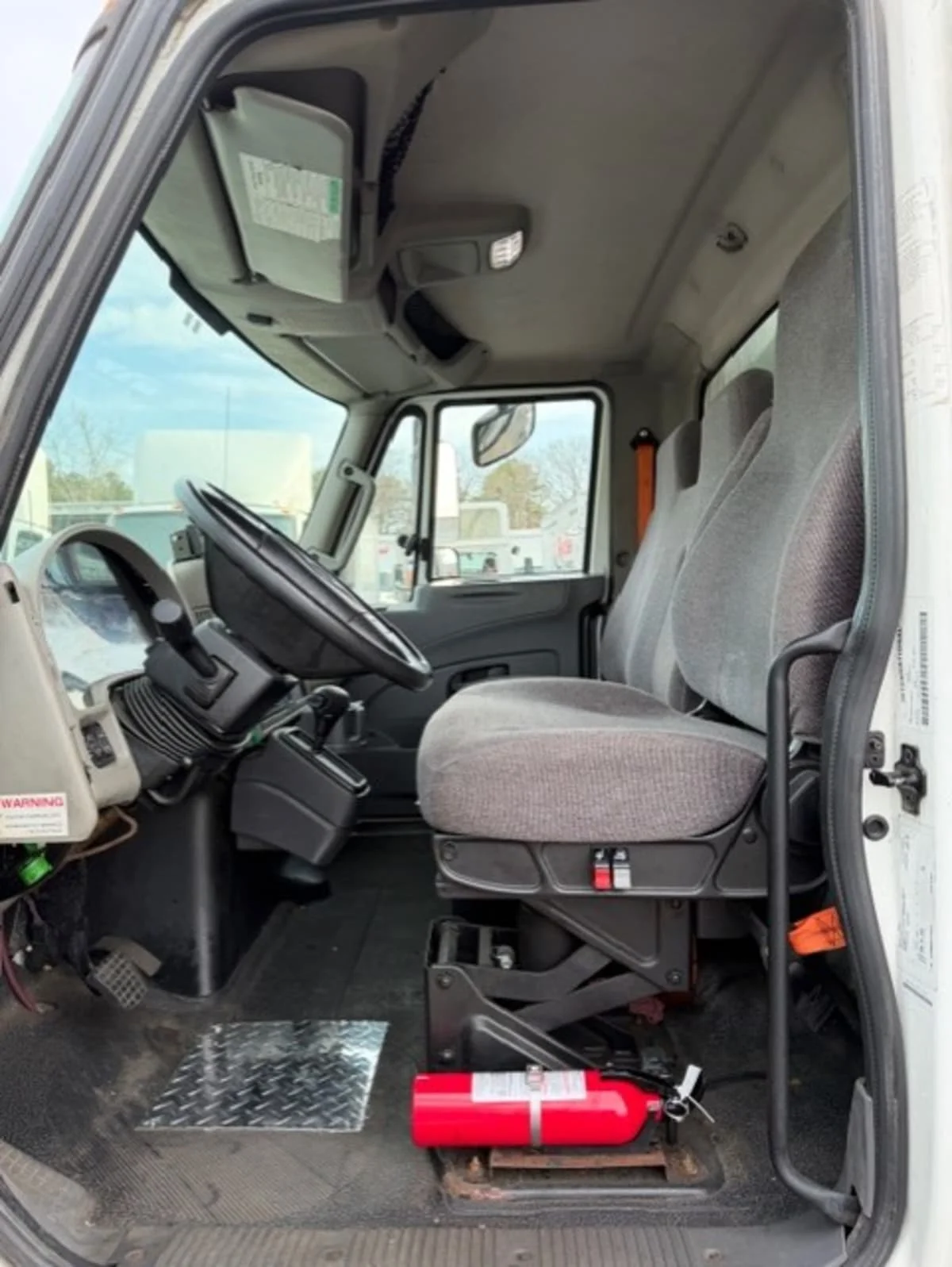 2019 International 4300 - image 8