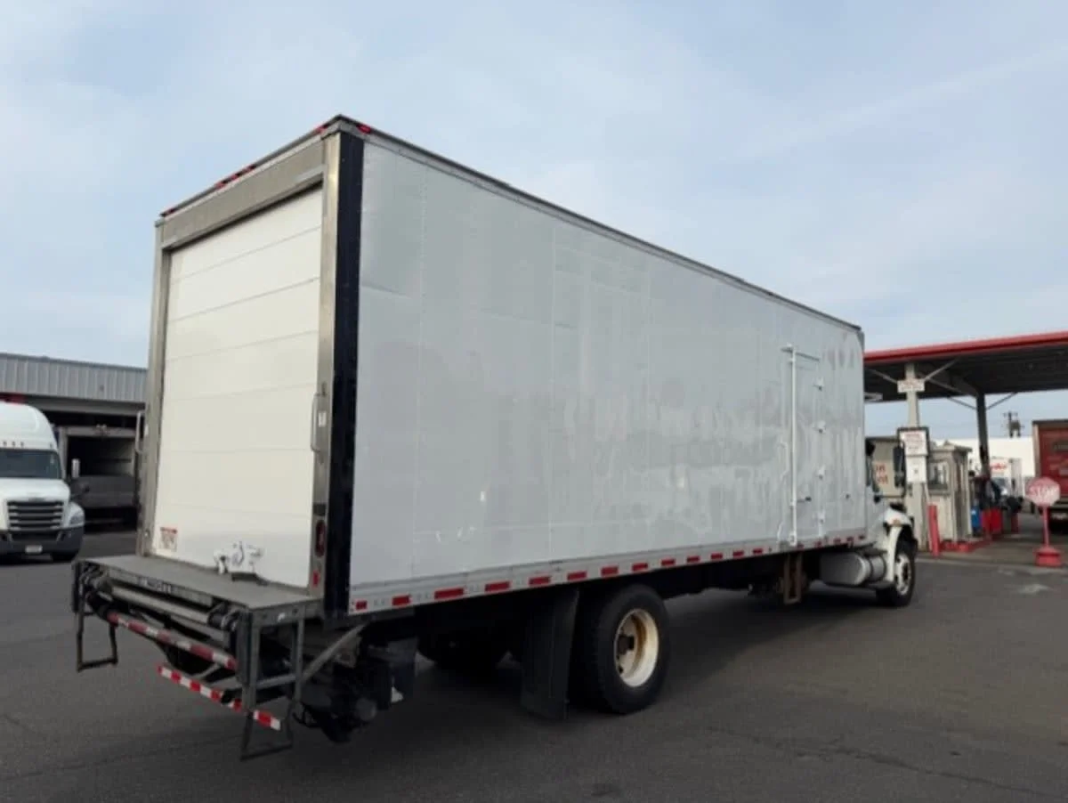 2019 International 4300 - image 4