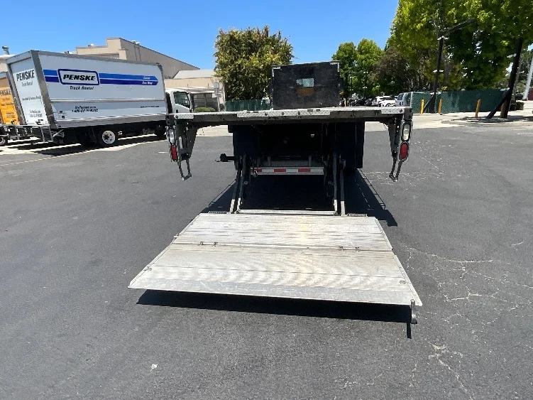 2020 Freightliner M2 106 - image 9