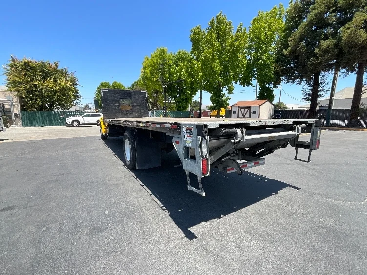 2020 Freightliner M2 106 - image 6