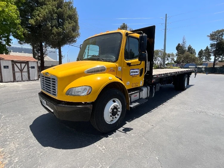 2020 Freightliner M2 106 - image 3
