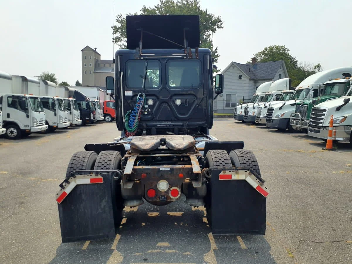 2018 Freightliner Cascadia in Springfield, MA — photo 5