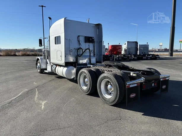 2022 Peterbilt 389 in Jerome, ID — photo 3