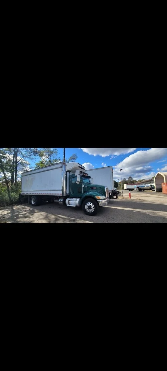 2014 Peterbilt 337 - image 2