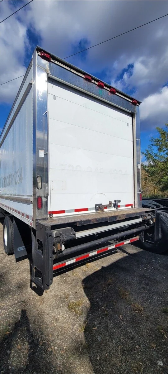 2014 Peterbilt 337 - image 4