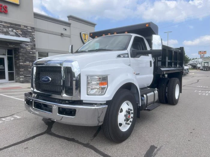 2027 Ford F-750 in Cincinnati, OH — photo 4