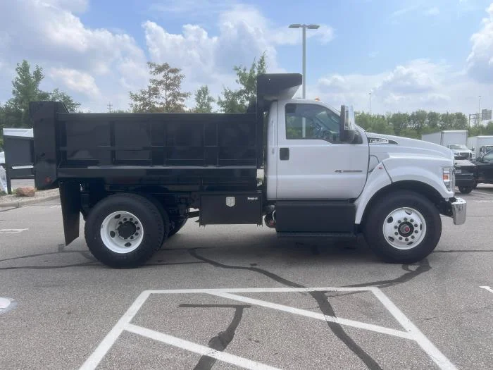 2027 Ford F-750 in Cincinnati, OH — photo 7