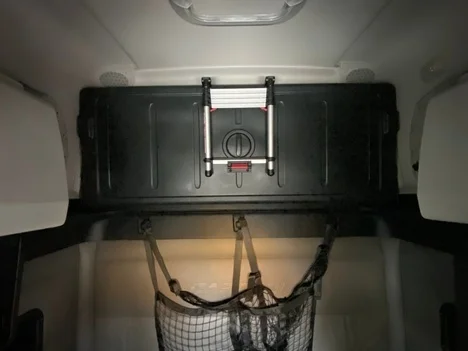 2022 Freightliner Cascadia - image 8