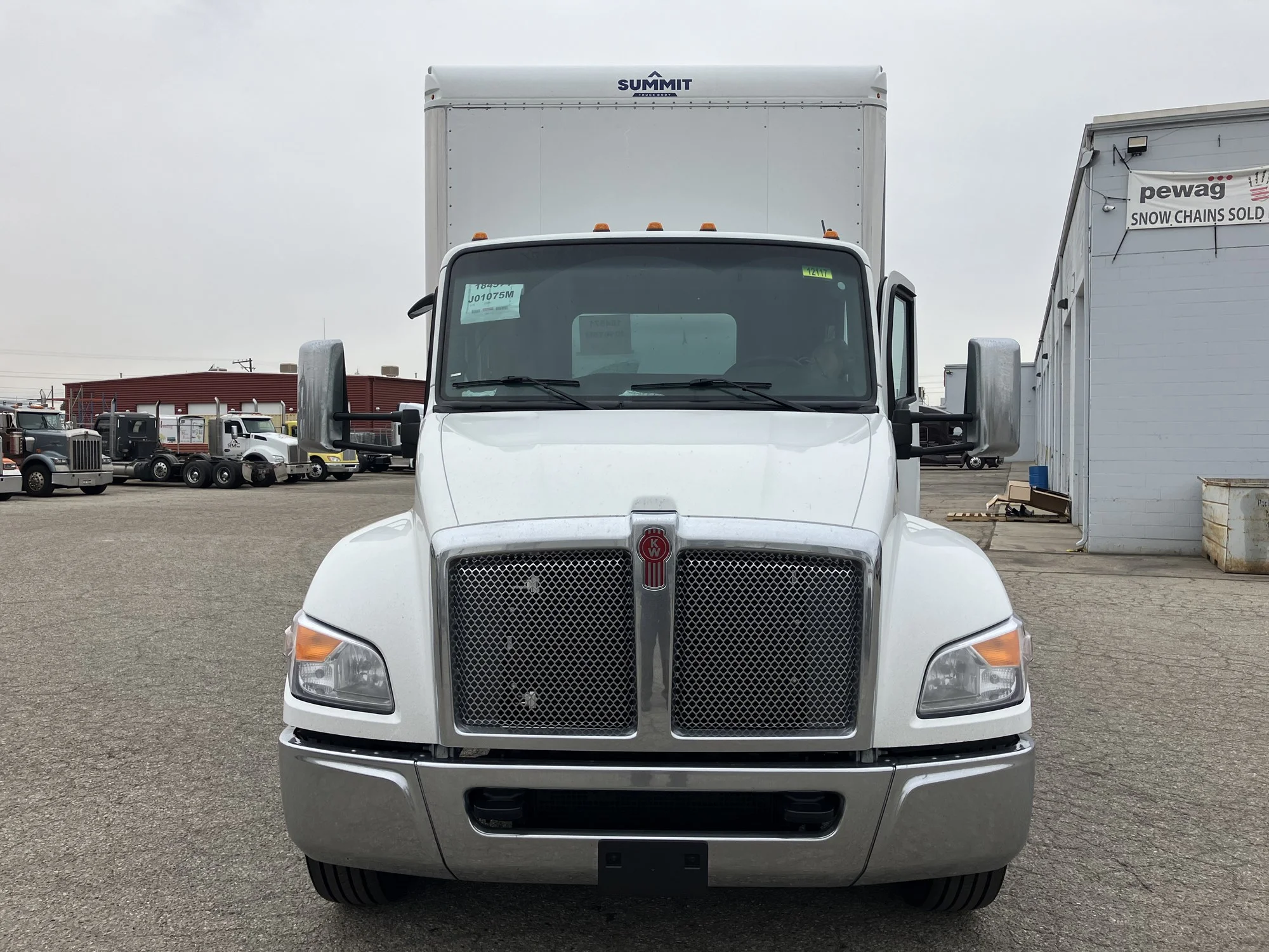 2025 Kenworth T280 - image 2