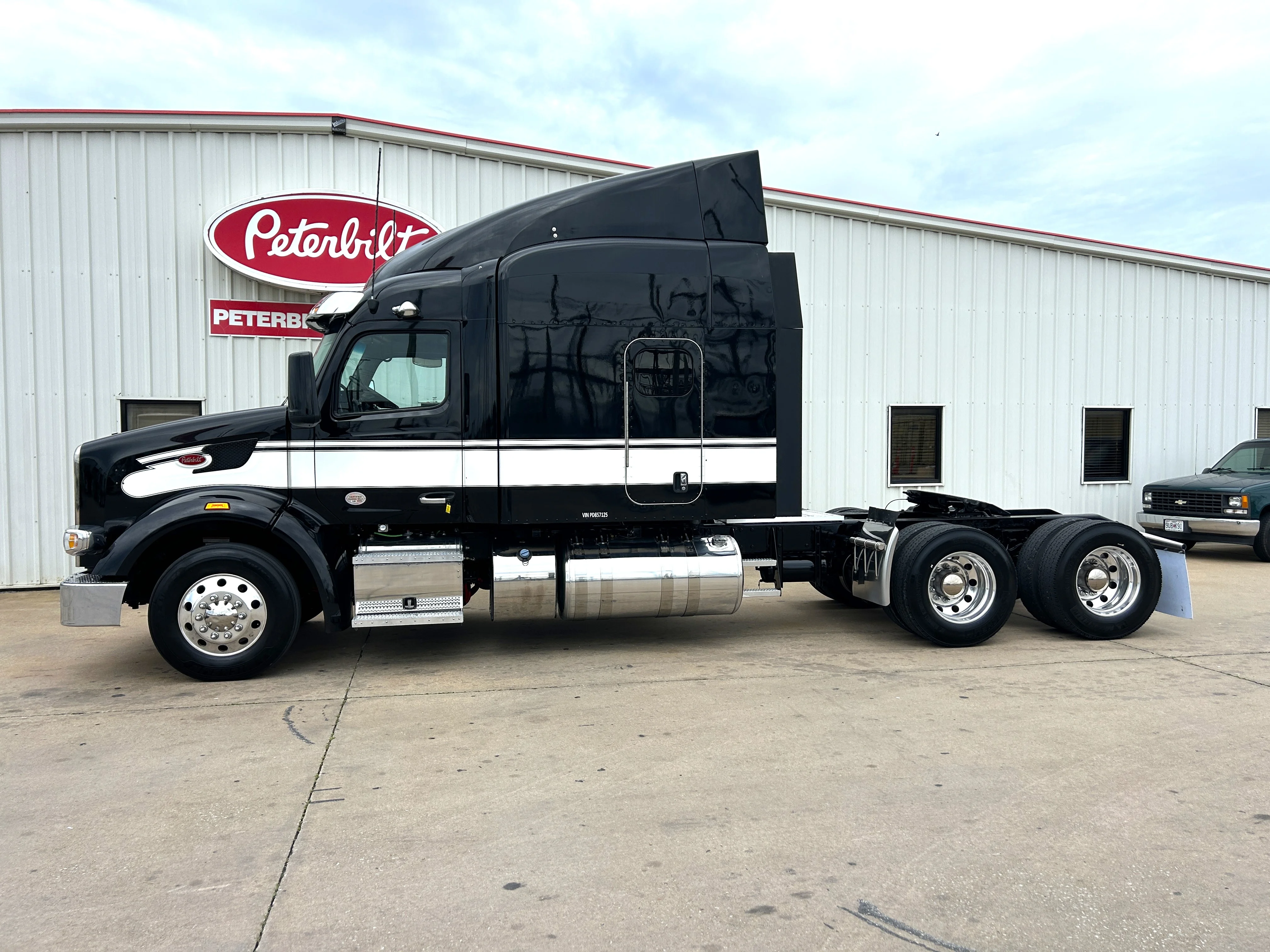 2023 Peterbilt 567 in Joplin, MO — photo 4