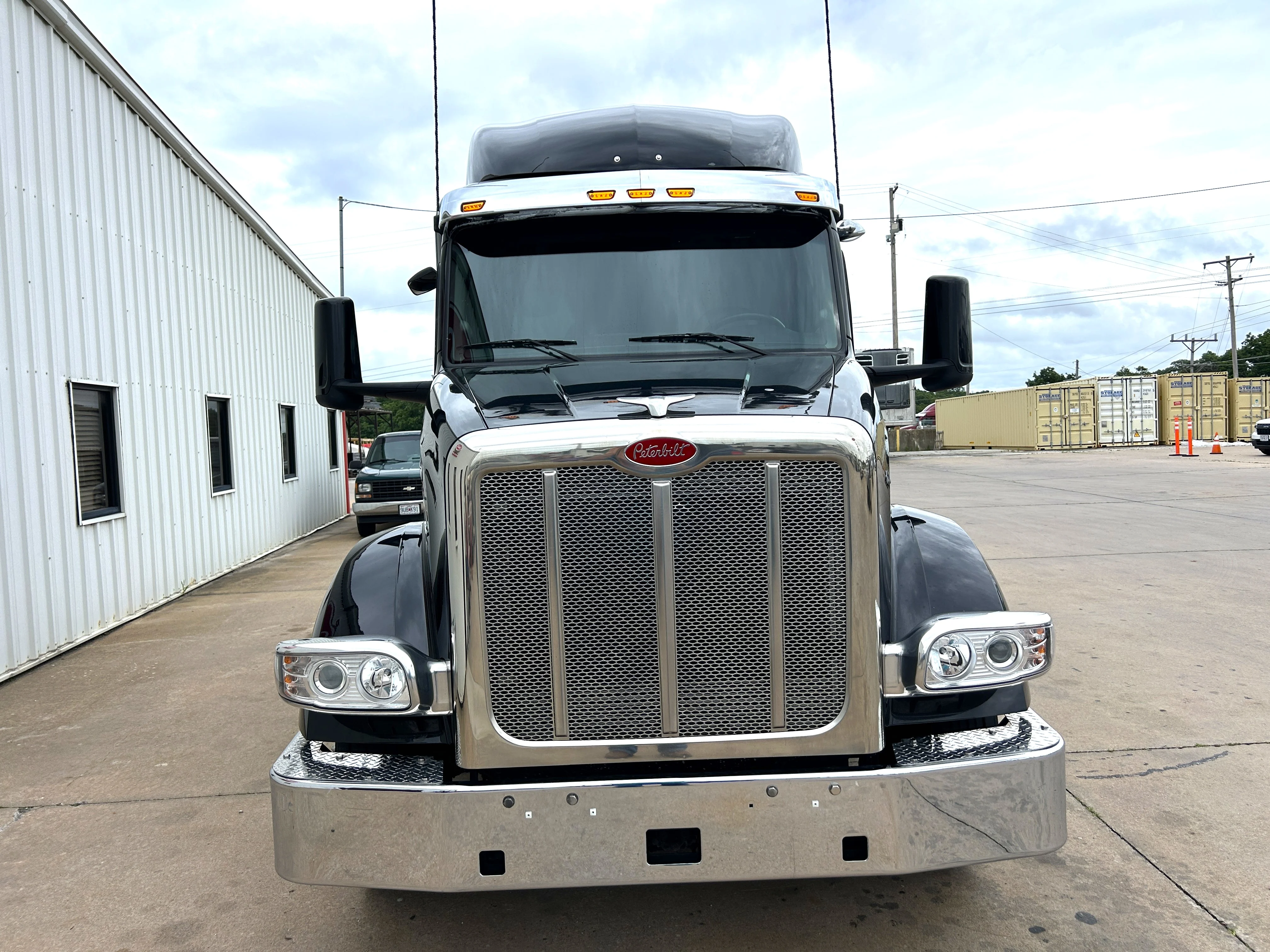 2023 Peterbilt 567 in Joplin, MO — photo 2