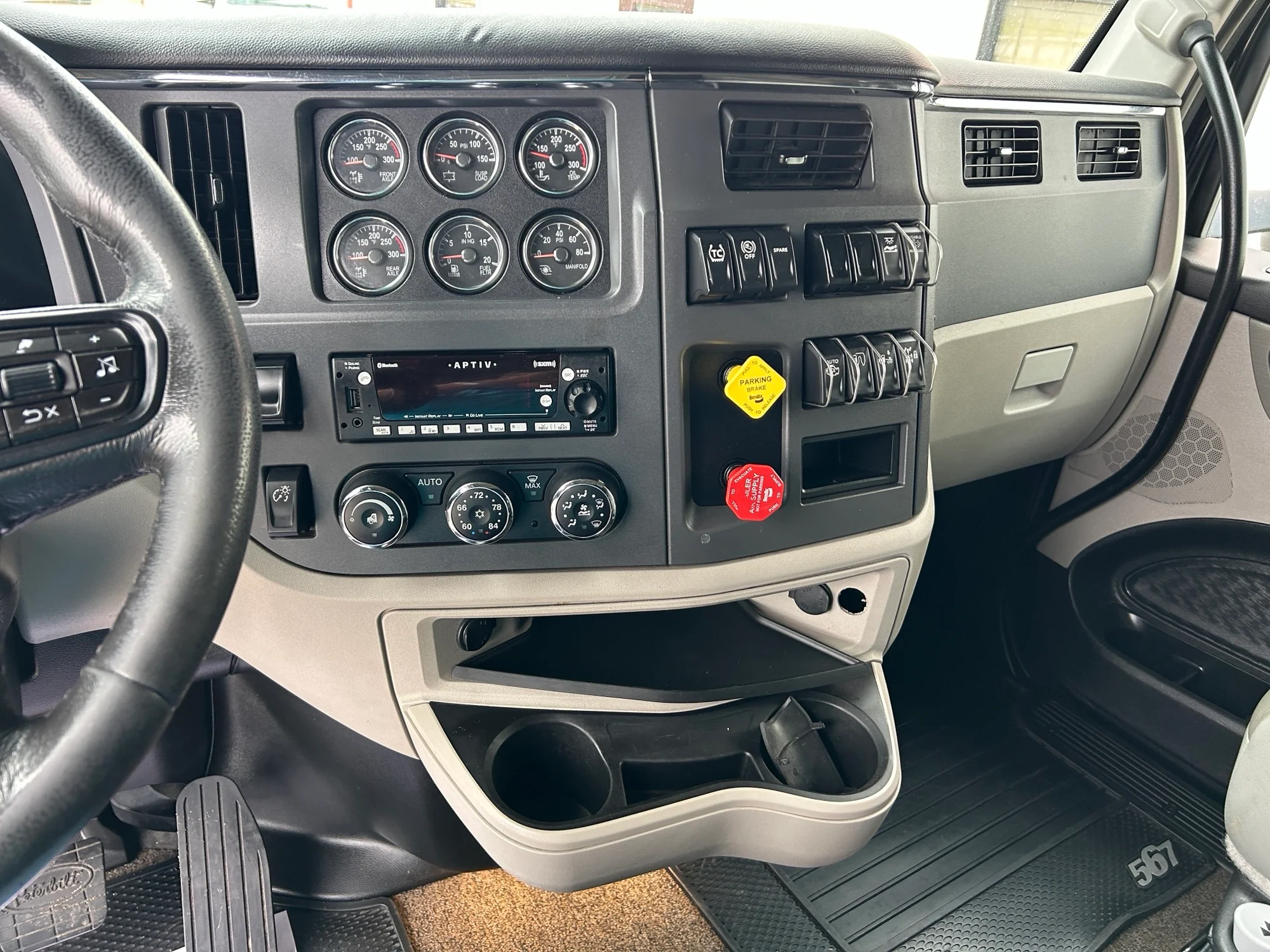 2023 Peterbilt 567 in Joplin, MO — photo 9