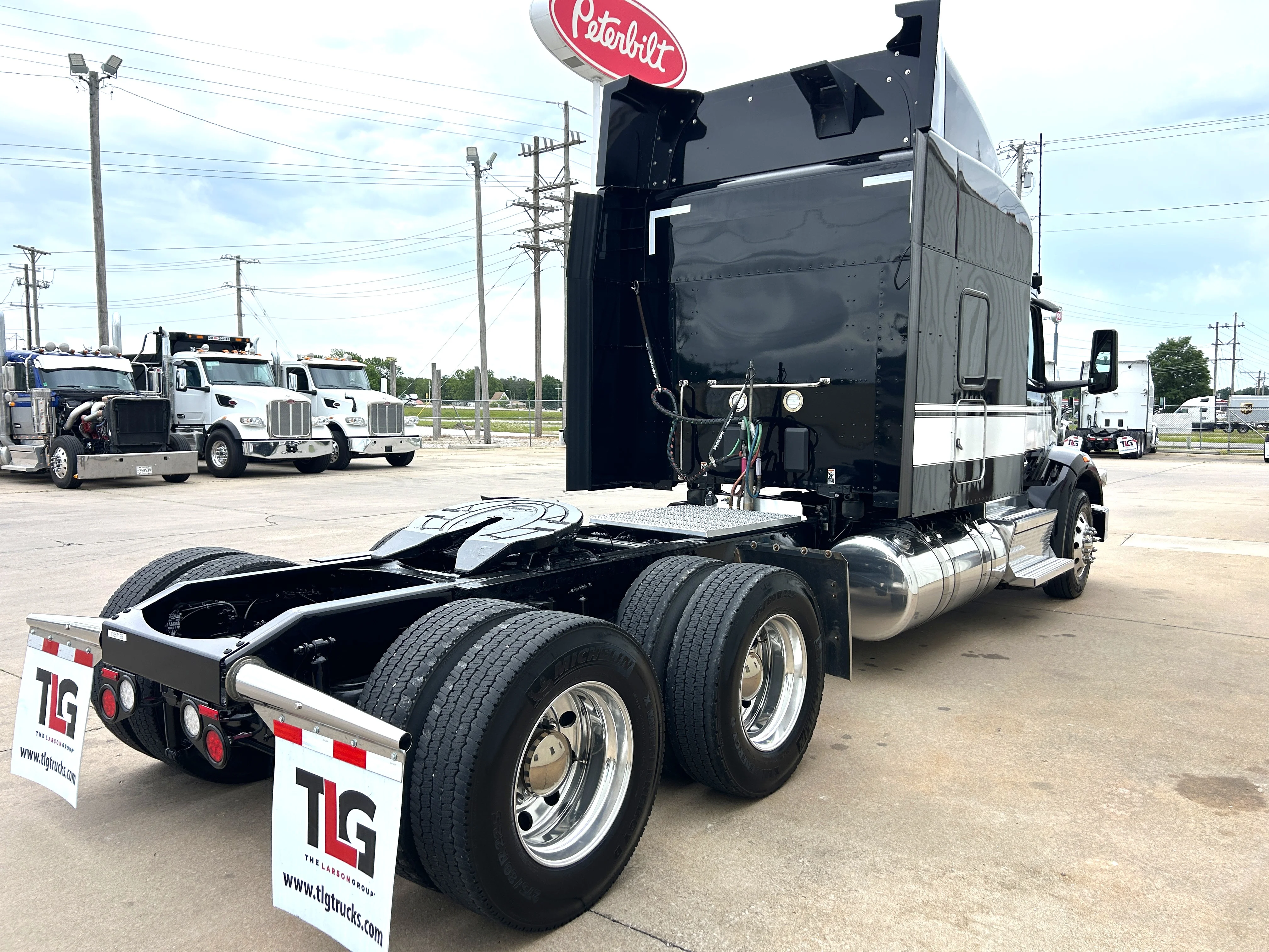 2023 Peterbilt 567 in Joplin, MO — photo 6