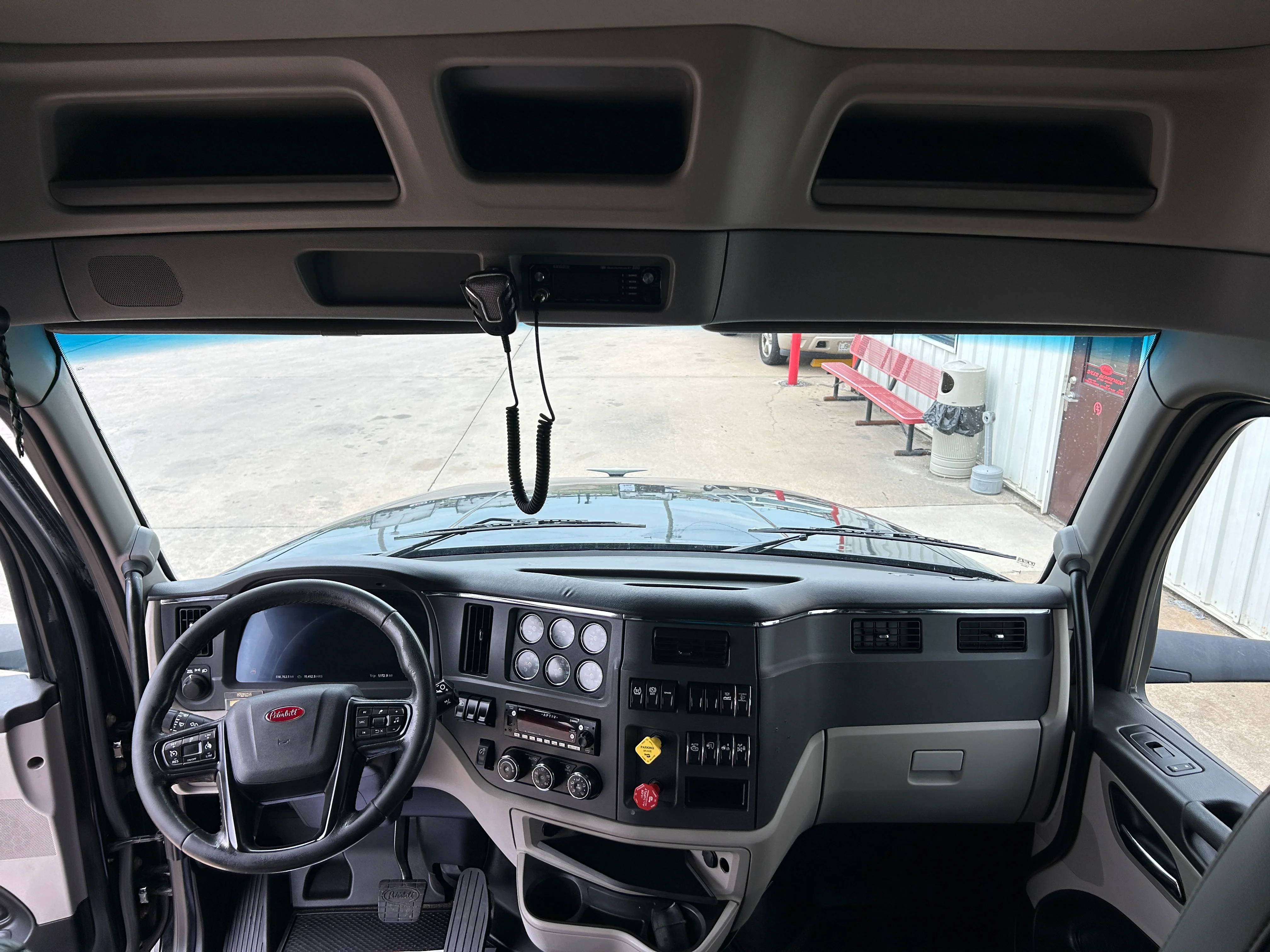 2023 Peterbilt 567 in Joplin, MO — photo 15