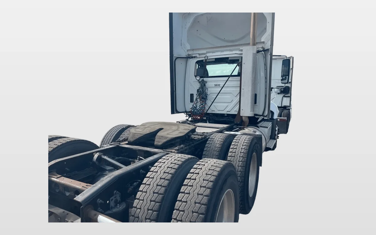 2017 International ProStar - image 1