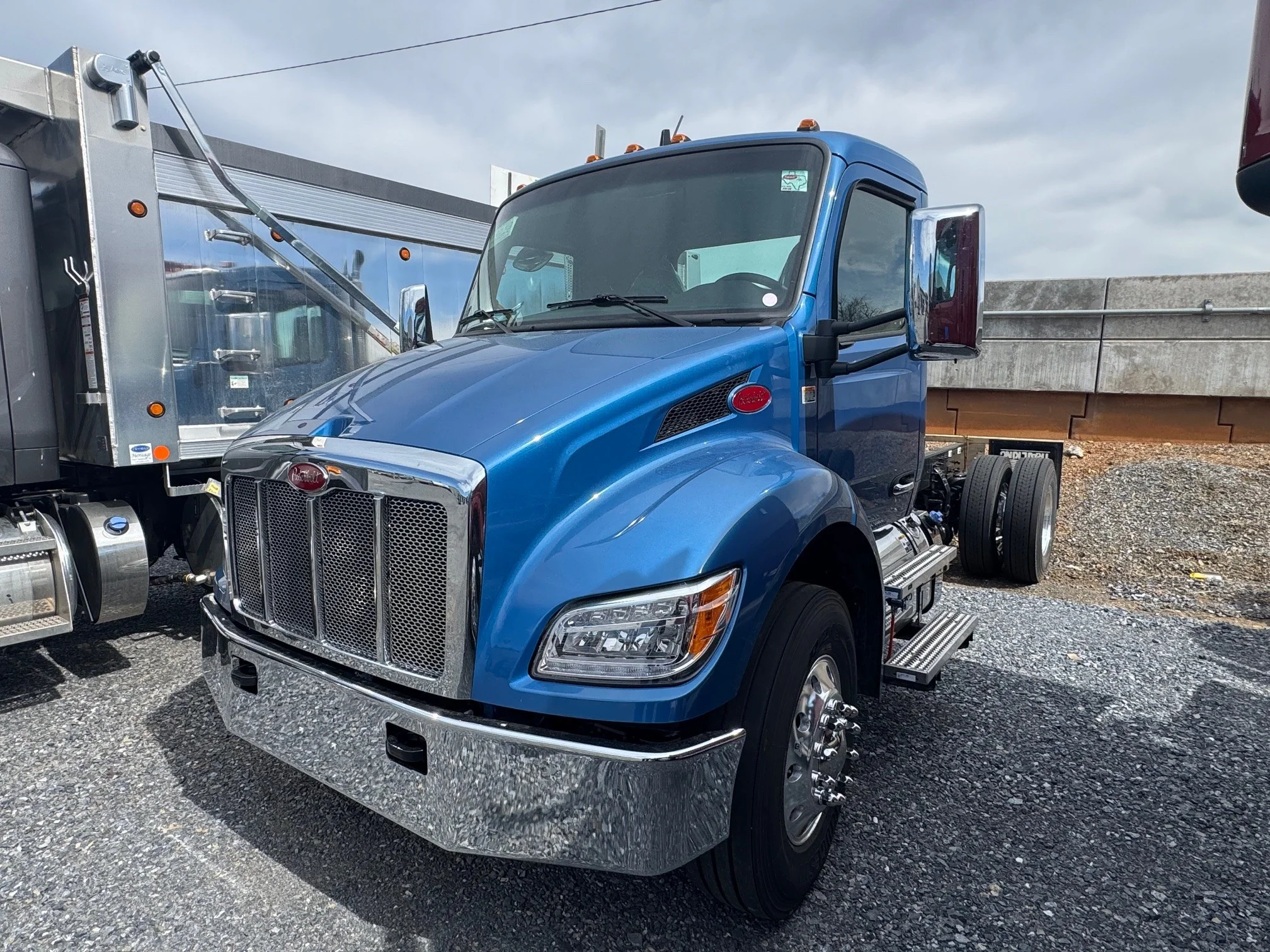 2027 Peterbilt 537 in LANCASTER, PA