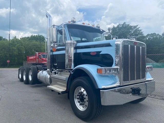 2027 Peterbilt 589 in Eau Claire, PA — photo 2