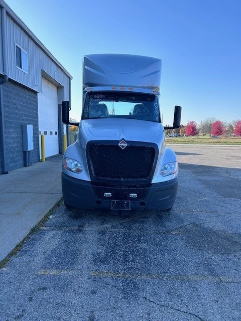 2025 International LT - image 2