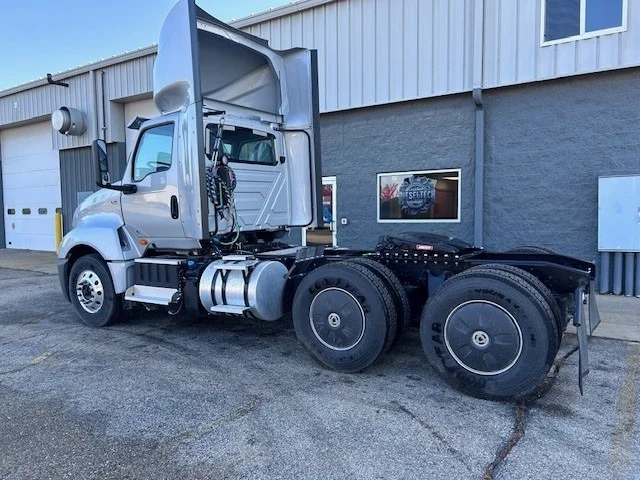 2025 International LT - image 6
