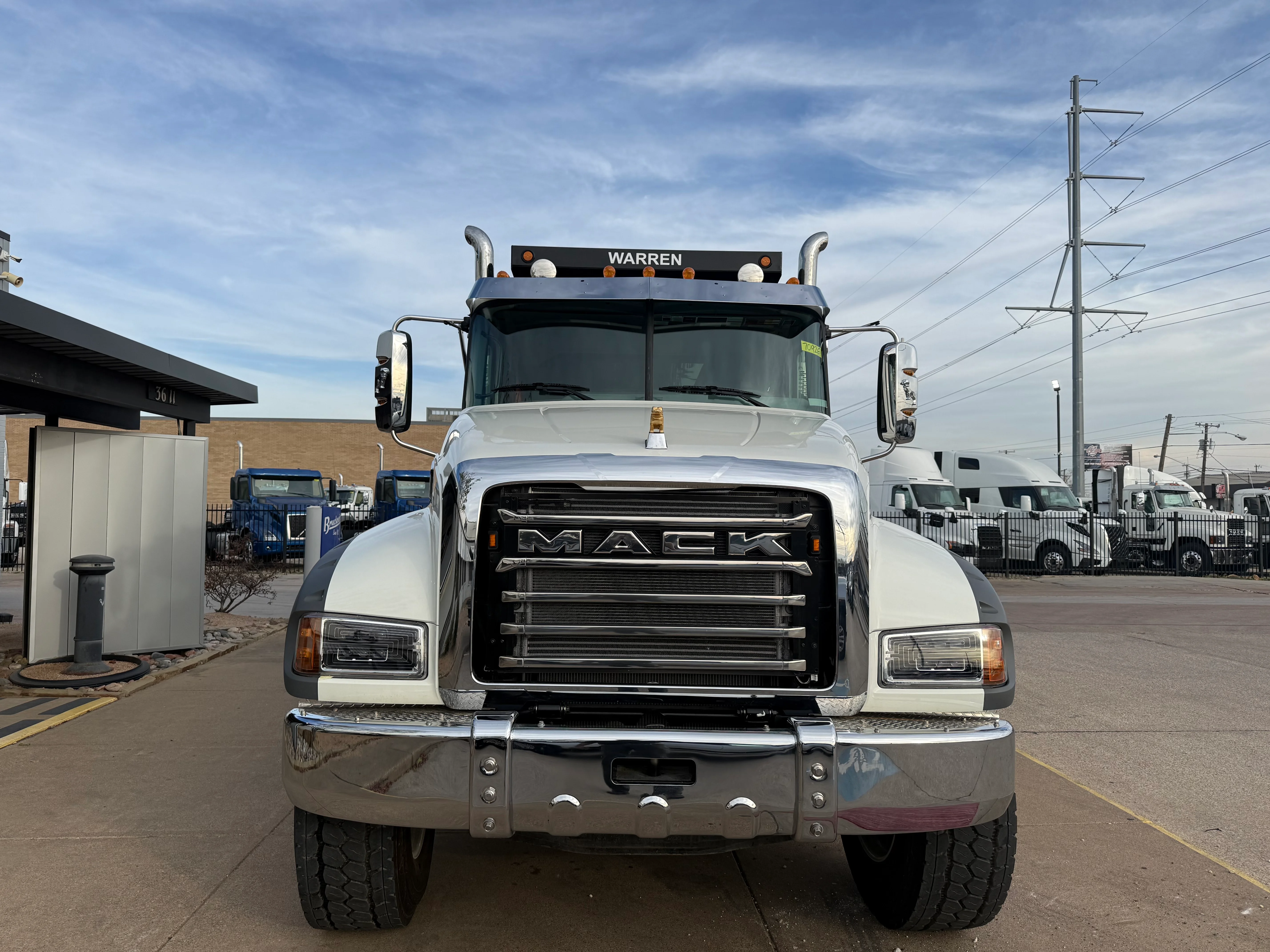 2026 Mack Granite in Dallas Irving Blvd, TX — photo 2