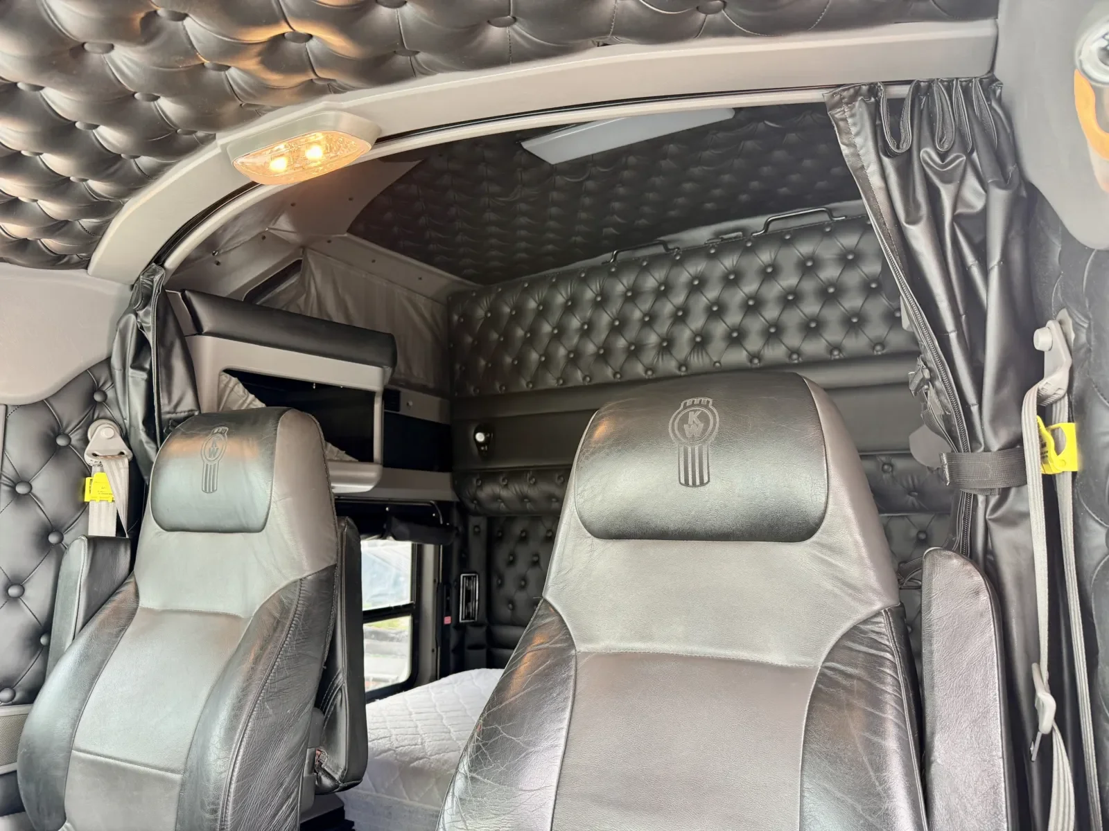 2015 Kenworth W900 in New Lenox, IL — photo 20
