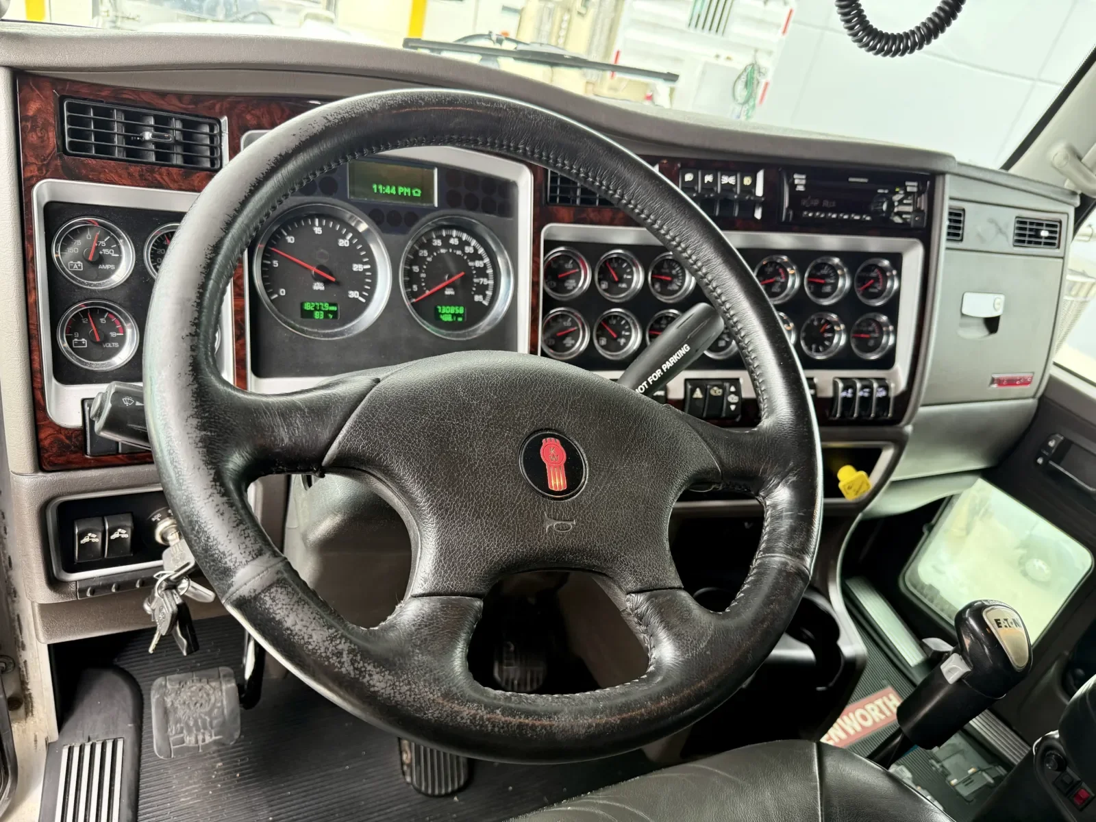 2015 Kenworth W900 in New Lenox, IL — photo 15
