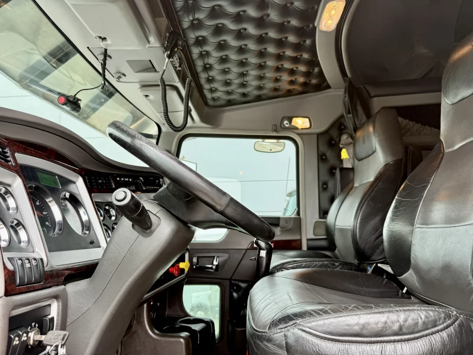 2015 Kenworth W900 in New Lenox, IL — photo 14