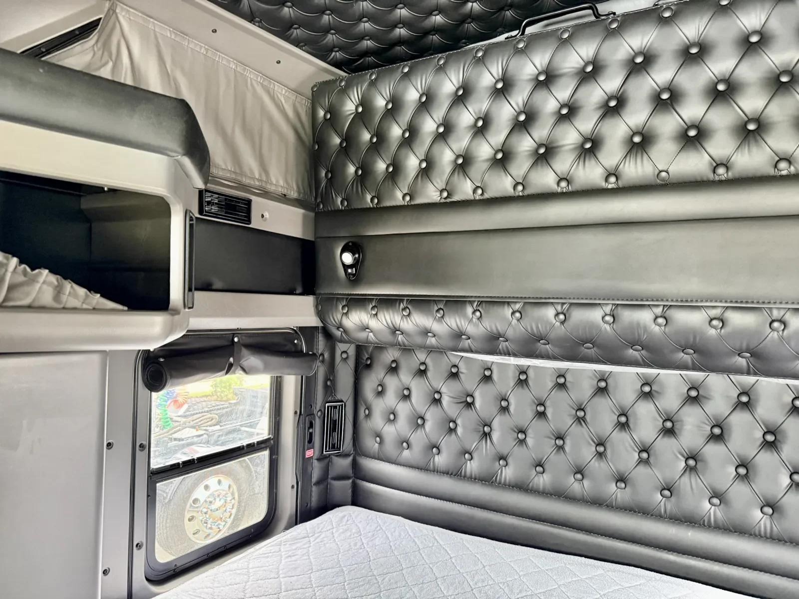 2015 Kenworth W900 in New Lenox, IL — photo 22