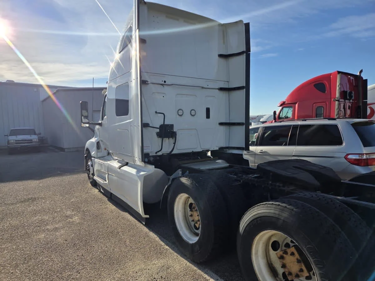 2020 International LT in Commerce City, CO — photo 6