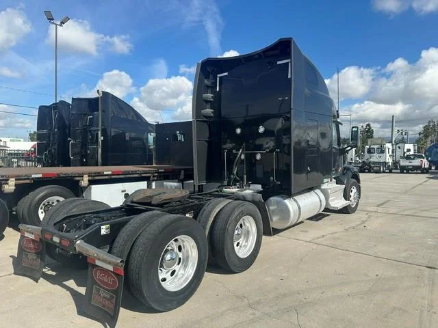 2022 Peterbilt 579 — photo 3