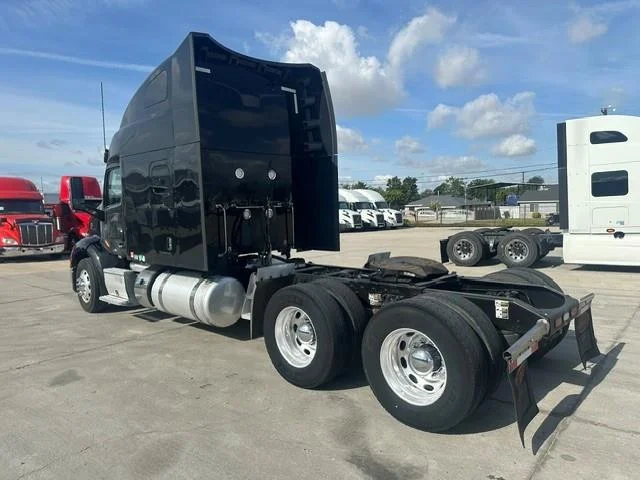 2022 Peterbilt 579 — photo 9