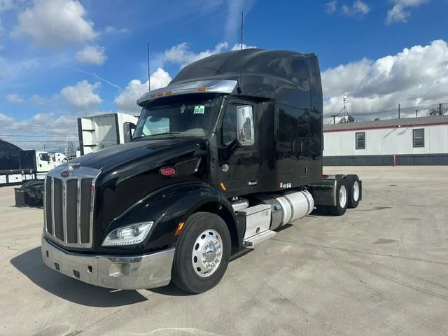 2022 Peterbilt 579 — photo 8