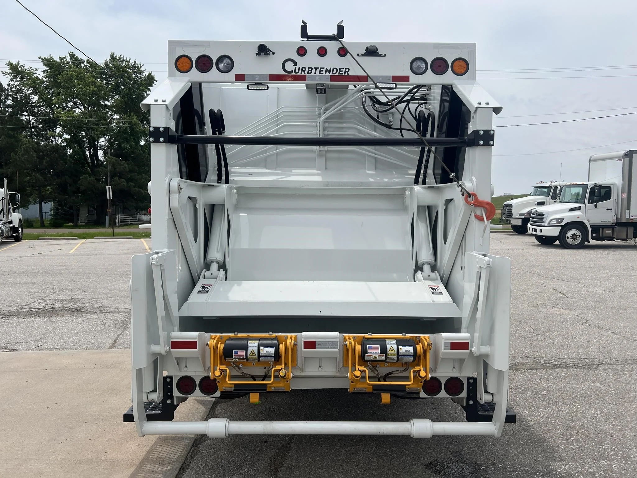 2025 Hino L7 - image 4