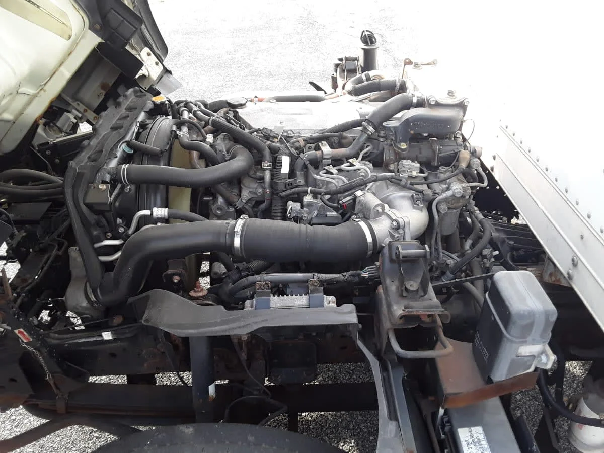 2017 Isuzu NQR - image 9