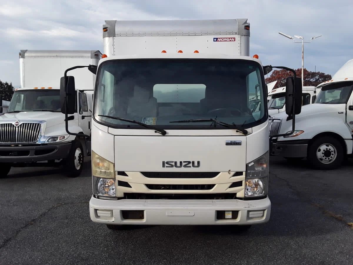 2017 Isuzu NQR in Allentown, PA — photo 2