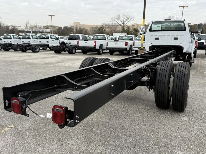 2027 Ford F-750 — photo 6